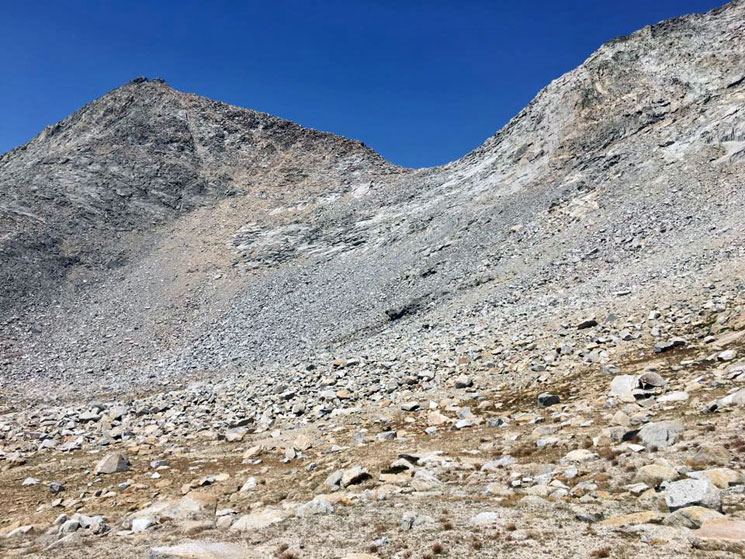 Day 12 on the John Muir Trail 2 Day11: Mather Pass lies straight ahead. So, we just need to get over it.
