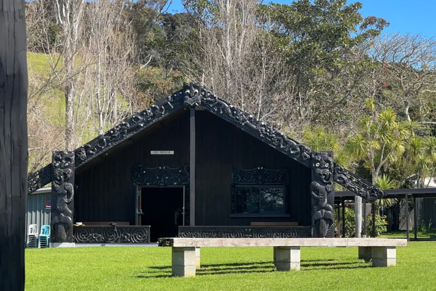Piritahi Wharenui Waiheke Culture Tour